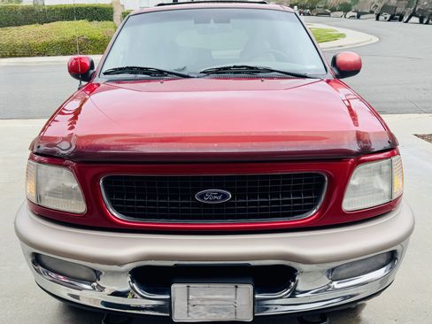 Used 1998 Ford Expedition 4WD image 2