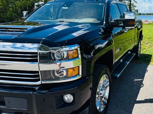 Used 2017 Chevrolet Silverado 2500 High Country w/ Duramax Plus Package AWD/4WD image 14