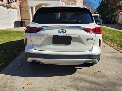 Used 2019 INFINITI QX50 Essential w/ Premium Audio Package image 14