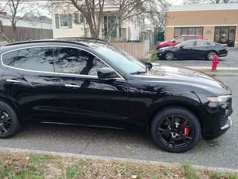 Used 2018 Maserati Levante S GranSport image 5