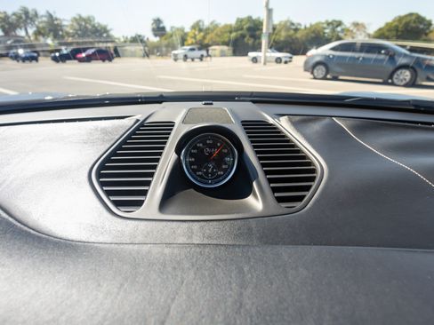Used 2015 Porsche 911 Carrera 4S image 28