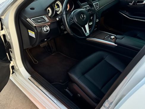 Used 2014 Mercedes-Benz E 250 BlueTEC Sedan image 9