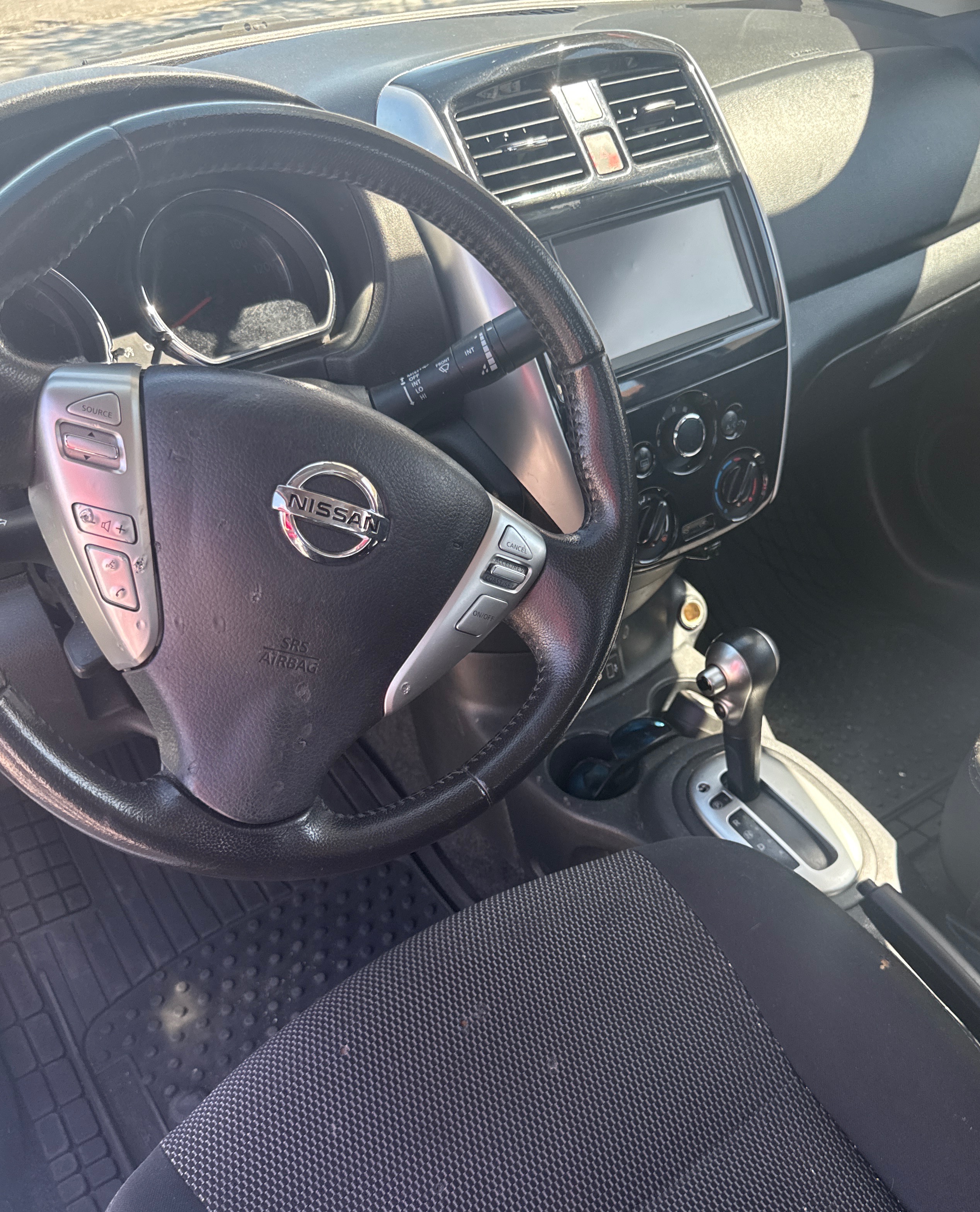 Used 2018 Nissan Versa SV w/ SV Special Edition FWD image 8
