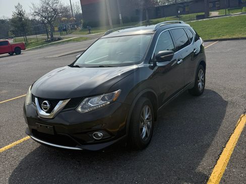 Used 2015 Nissan Rogue SL w/ SL Premium Package image 1