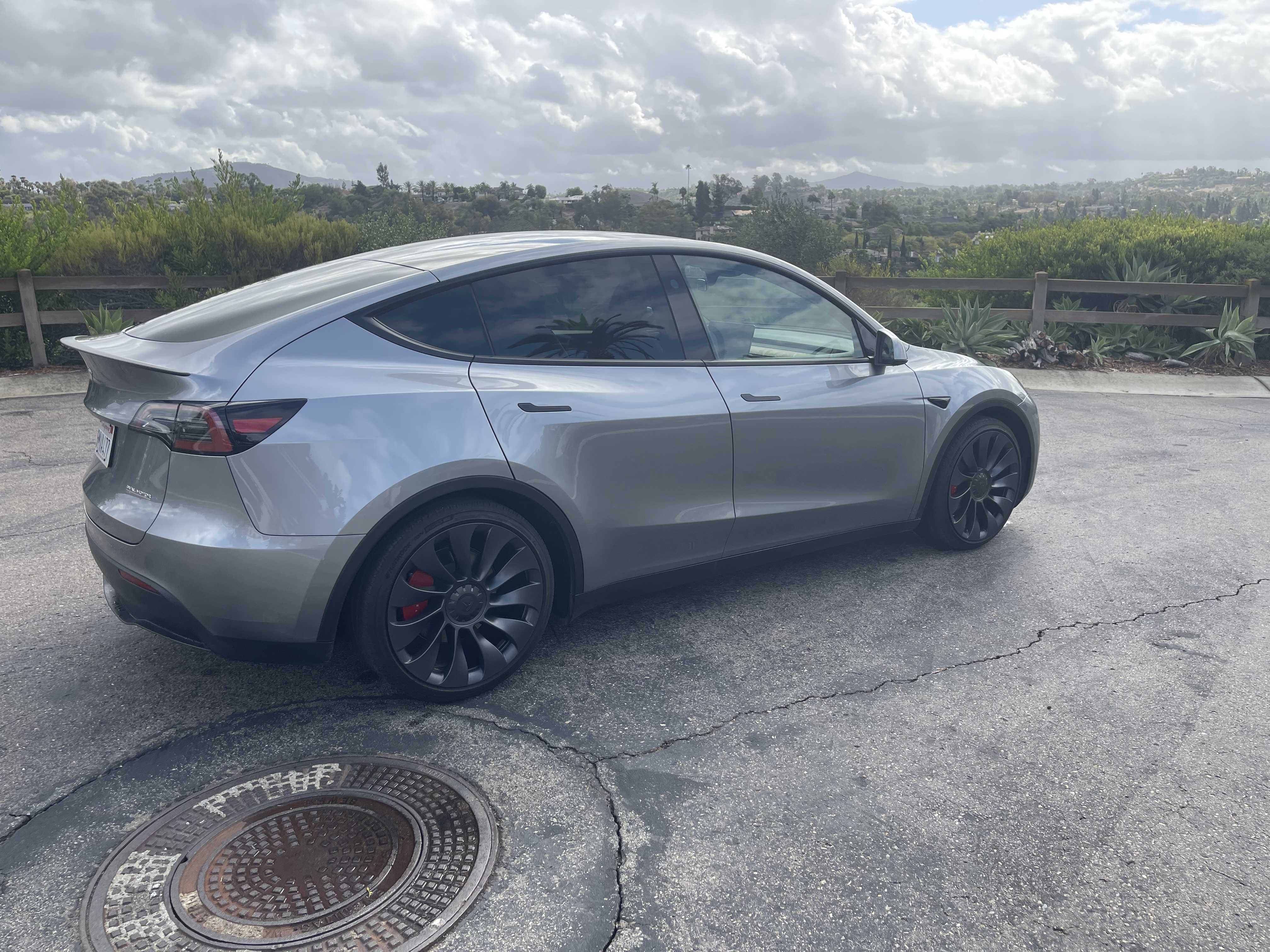 Used 2024 Tesla Model Y Performance AWD/4WD image 9