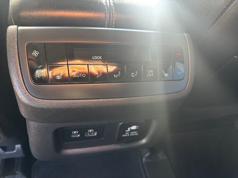 Used 2022 Nissan Pathfinder Platinum w/ Cargo Package image 12