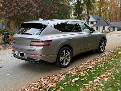 Used 2021 Genesis GV80 2.5T w/ Advanced Package 02 image 2