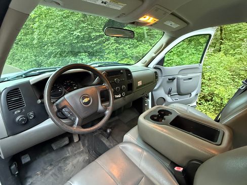 Used 2012 Chevrolet Silverado 1500 W/T AWD/4WD image 15