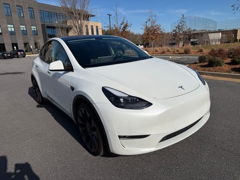 Used 2022 Tesla Model Y Performance image 8