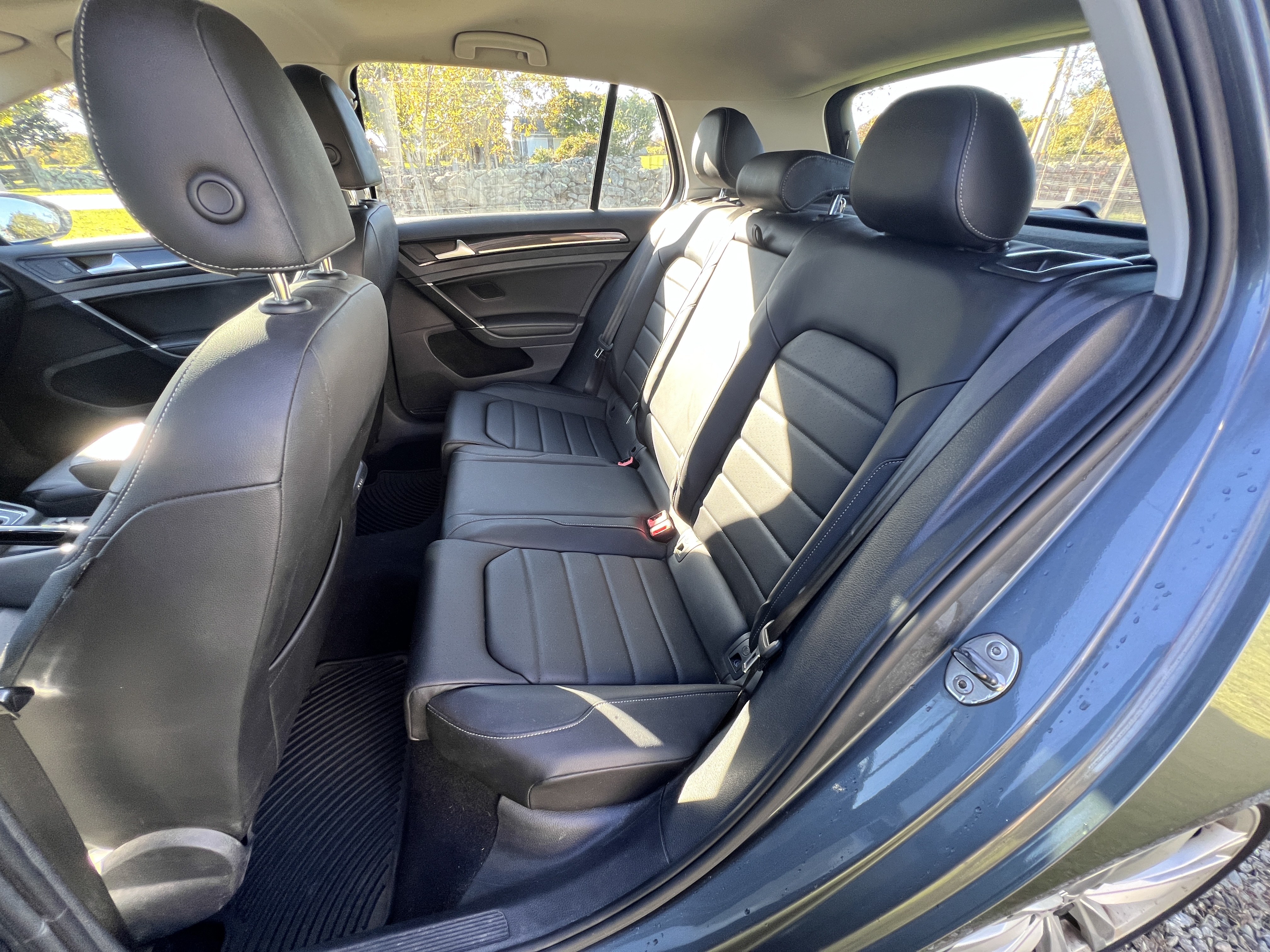 Used 2017 Volkswagen Golf SEL FWD image 15