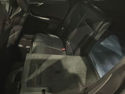 Used 2016 Volvo XC60 T6 R-Design Platinum w/ Climate Package image 31