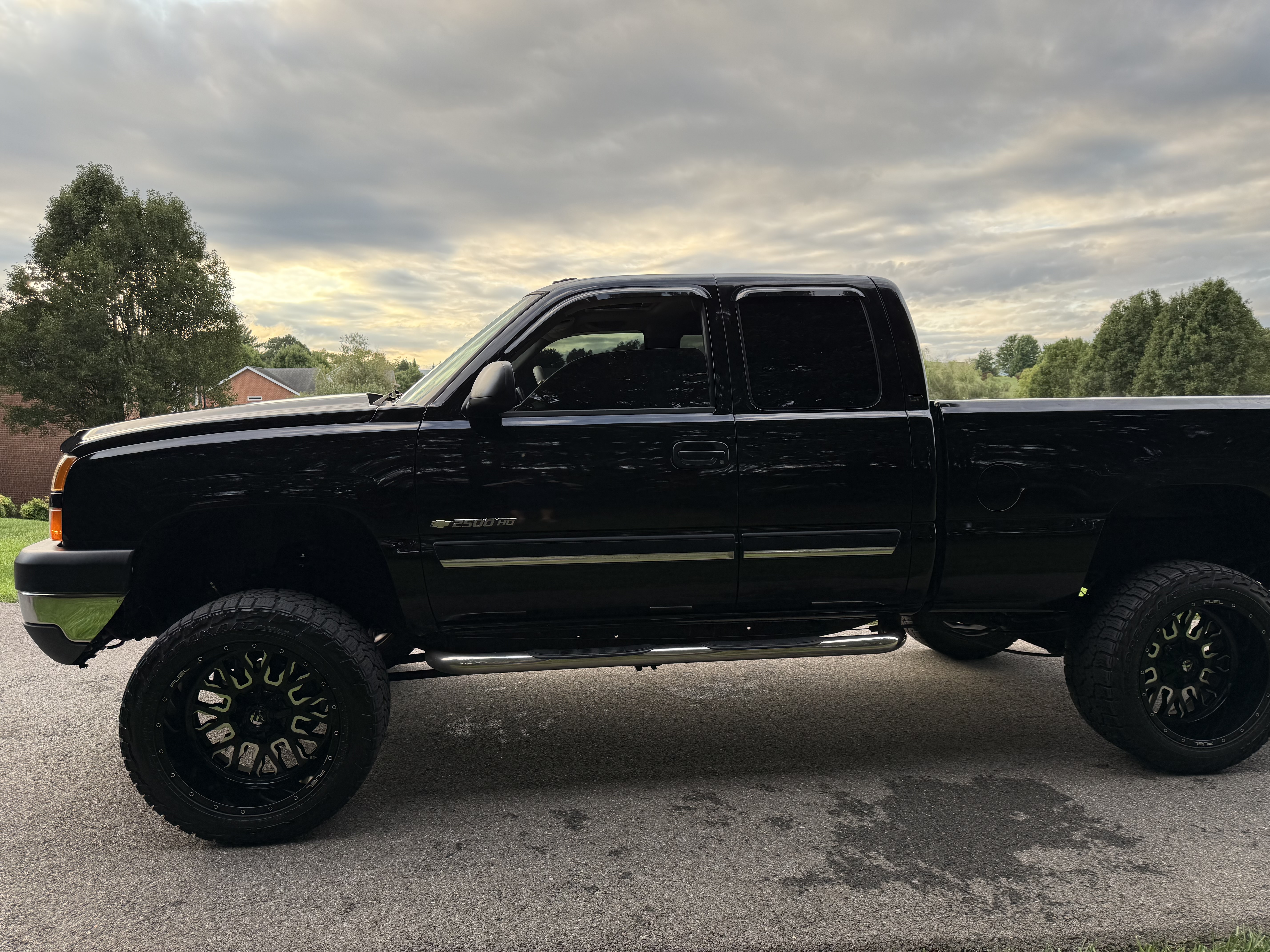 Used 2006 Chevrolet Silverado 2500 LT w/ Onstar Plus Package AWD/4WD image 4