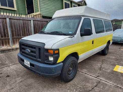 Used 2009 Ford E-250 and Econoline 250 image 1