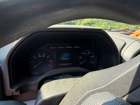 Used 2018 Ford F250 XL w/ Power Equipment Group AWD/4WD image 8
