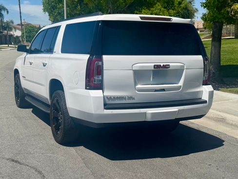 Used 2017 GMC Yukon XL SLT w/ Open Road Package image 21