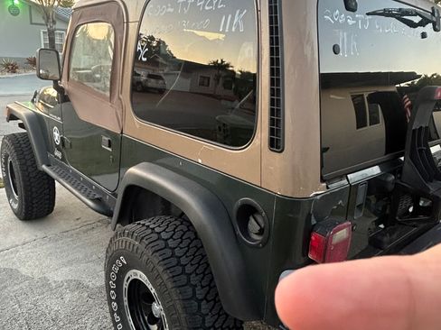 Used 2002 Jeep Wrangler SE image 4