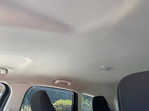 Used 2018 Ford Escape SE FWD image 9