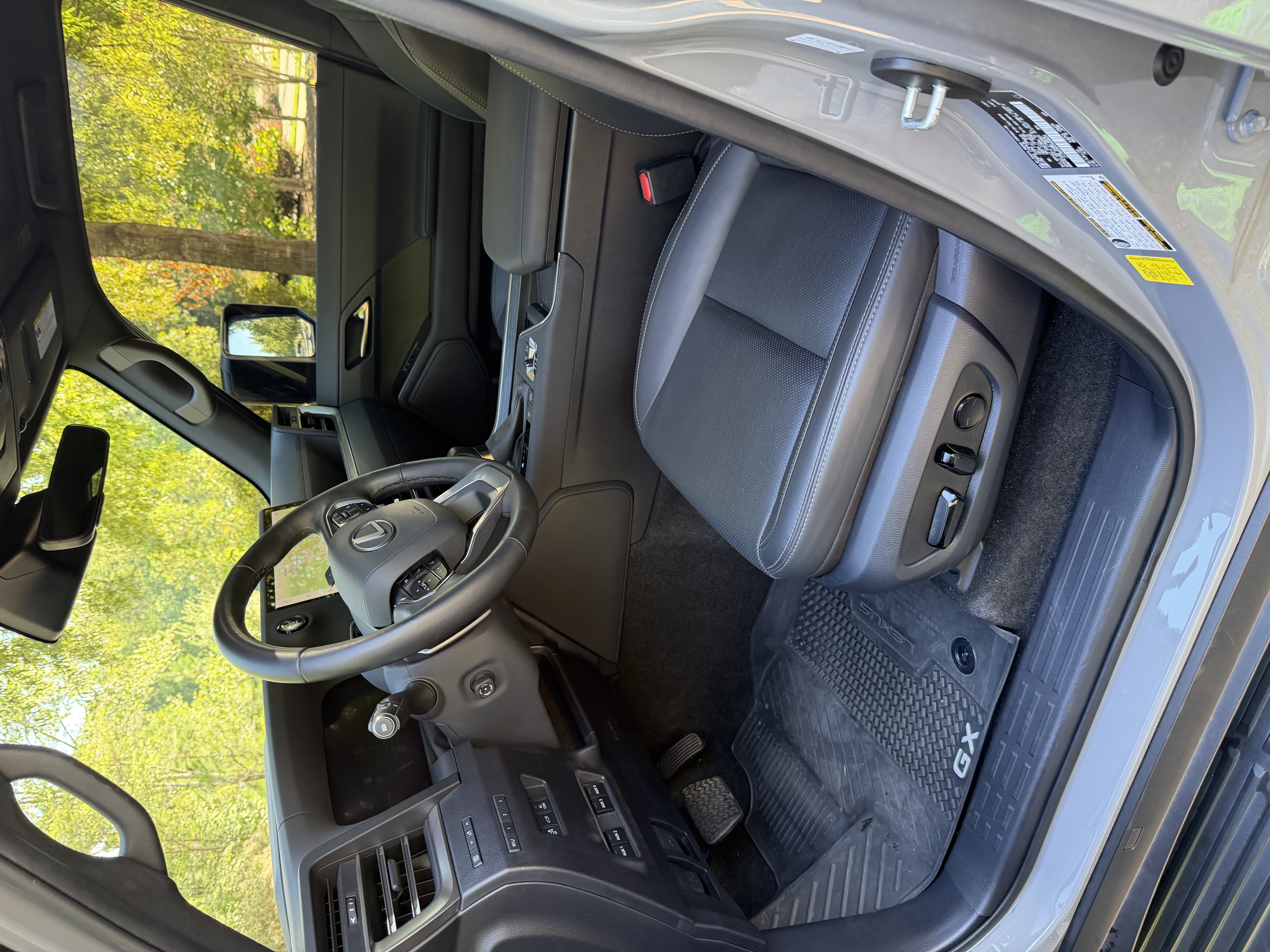 Used 2025 Lexus GX 550 AWD/4WD image 6