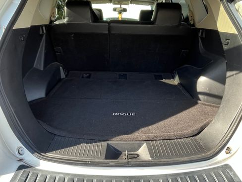 Used 2011 Nissan Rogue SV w/ SL Pkg image 14