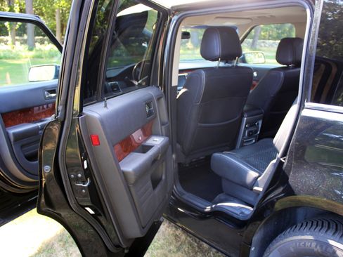 Used 2011 Ford Flex Limited w/ Trailer Tow Pkg Class III image 17