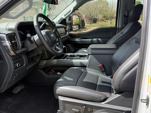 Used 2025 Ford F350 Lariat w/ Lariat Ultimate Package image 17