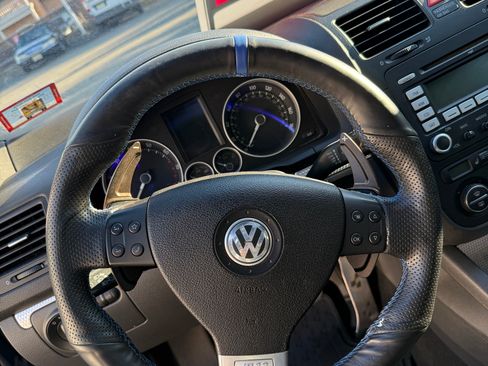 Used 2008 Volkswagen R32 AWD/4WD image 10