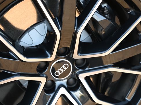 Used 2021 Audi A8 L 4.0T image 12