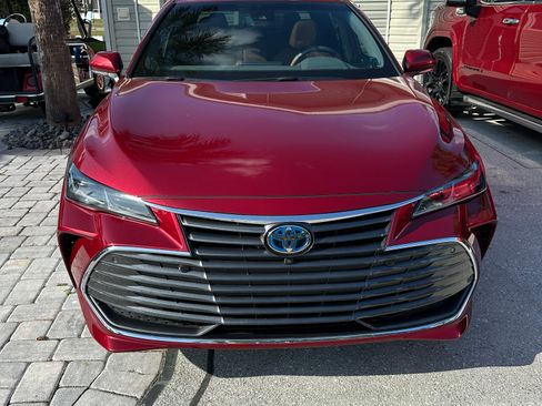 Used 2022 Toyota Avalon Limited image 13