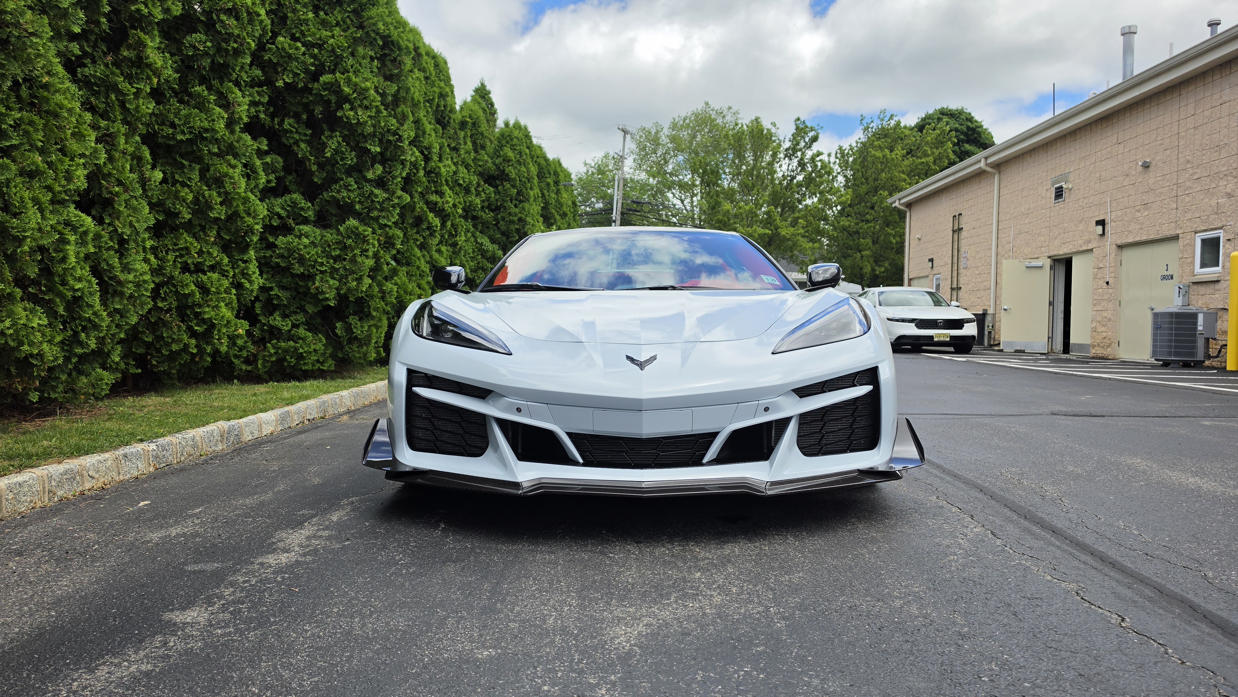 Used 2024 Chevrolet Corvette Z06 w/ Z07 Performance Package RWD image 9