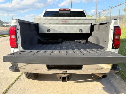 Used 2015 Chevrolet Silverado 2500 LTZ RWD image 6
