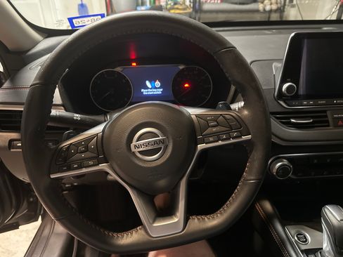 Used 2022 Nissan Altima 2.5 SR image 9