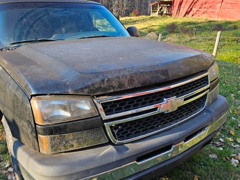 Used 2006 Chevrolet Silverado 1500 LT w/ Onstar Plus Package image 1