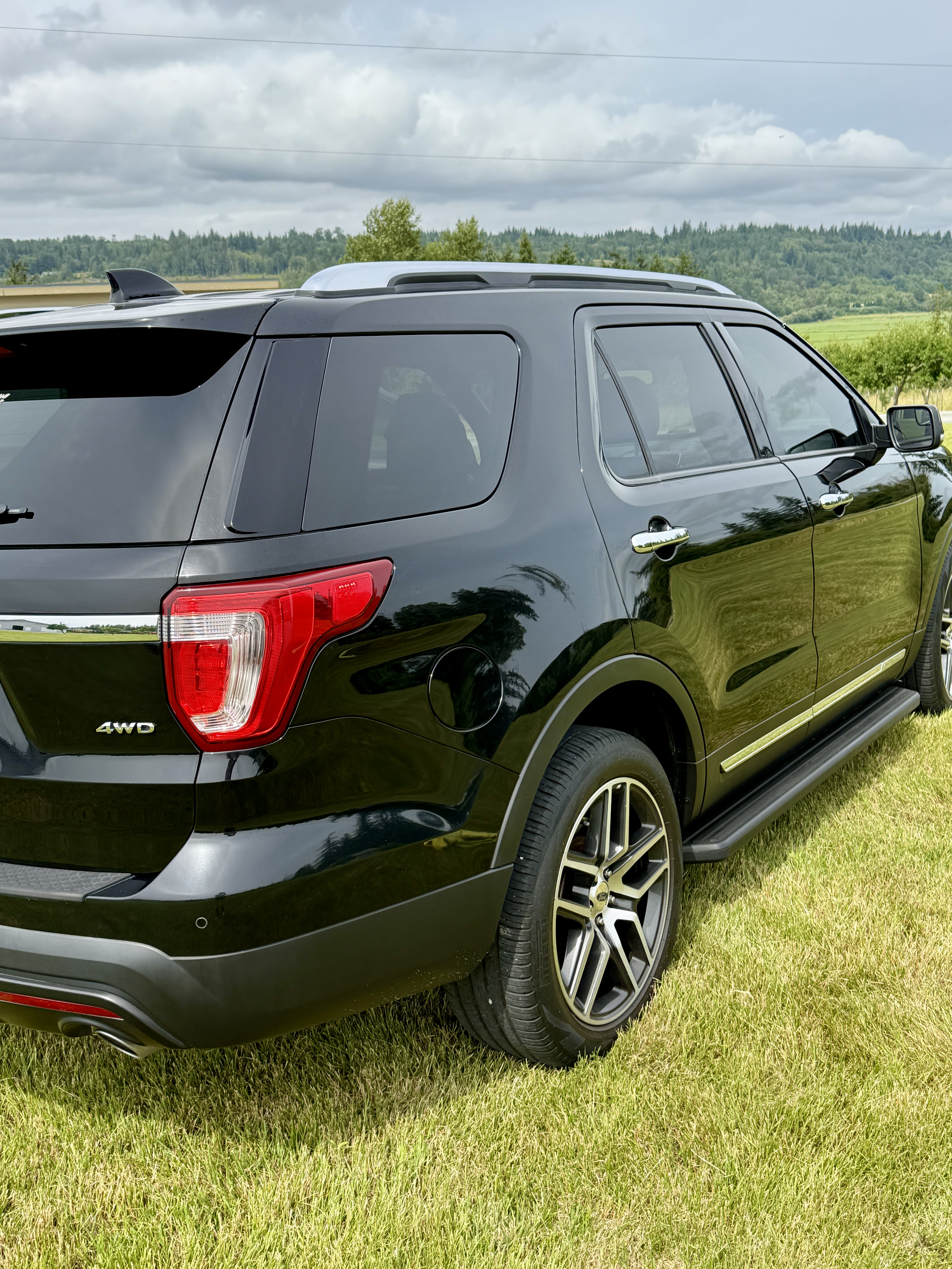 Used 2017 Ford Explorer Limited AWD/4WD image 5