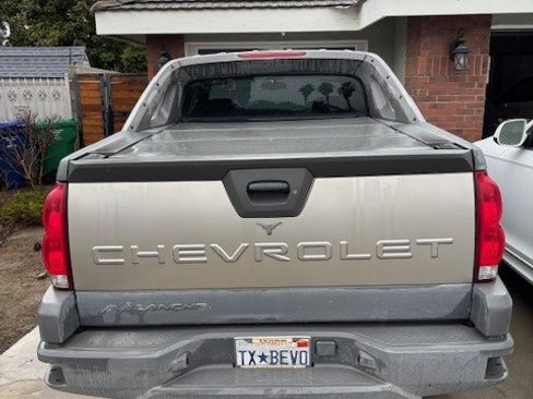 Used 2002 Chevrolet Avalanche 2500 w/ Convenience Pkg image 6