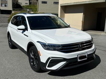Used 2022 Volkswagen Tiguan SE