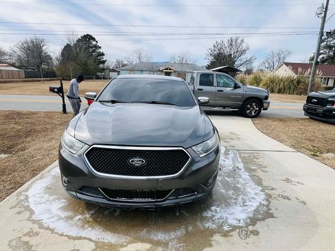 Used 2019 Ford Taurus Limited image 4