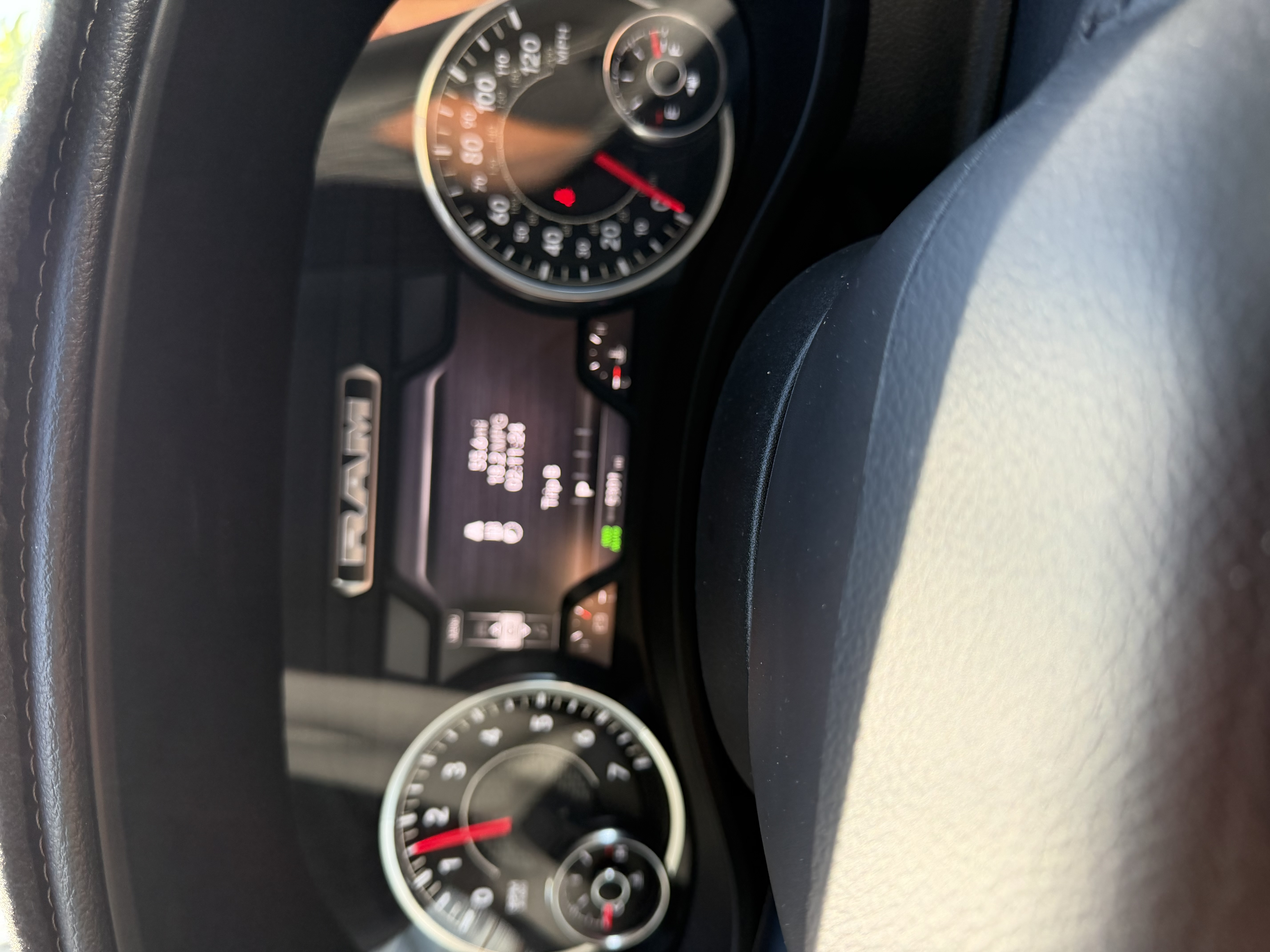 Used 2025 RAM 1500 Laramie w/ Sport Appearance Package AWD/4WD image 16