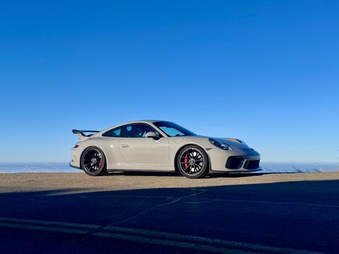 Used 2018 Porsche 911 GT3 RWD image 2