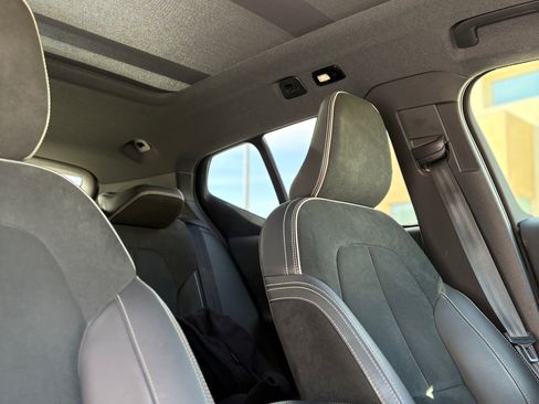 Used 2022 Volvo XC40 P8 Recharge Ultimate image 13