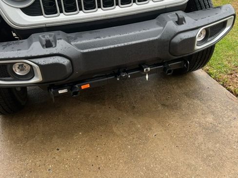 Used 2024 Jeep Wrangler Unlimited Sahara AWD/4WD image 4