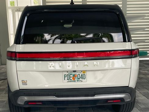 Used 2024 Rivian R1S Adventure image 2