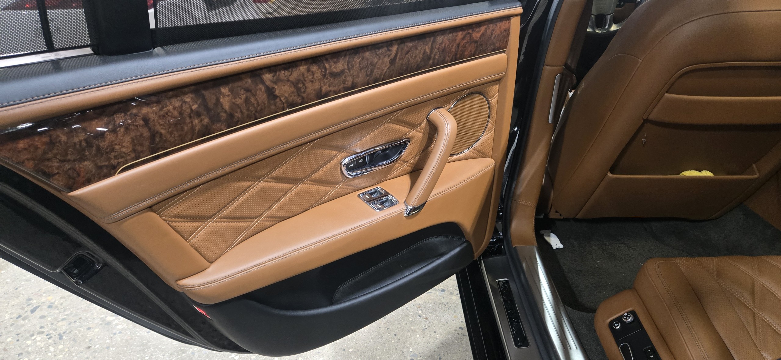 Used 2014 Bentley Flying Spur W12 AWD/4WD image 17