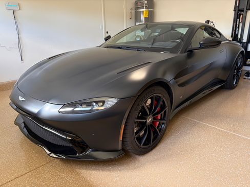Used 2020 Aston Martin V8 Vantage Coupe image 1