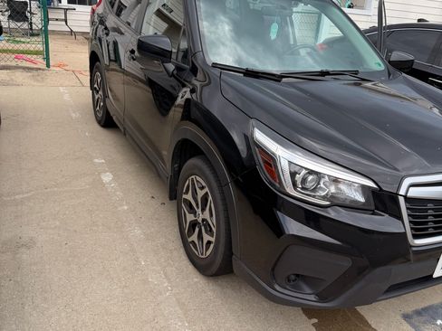 Used 2020 Subaru Forester Premium AWD/4WD image 4