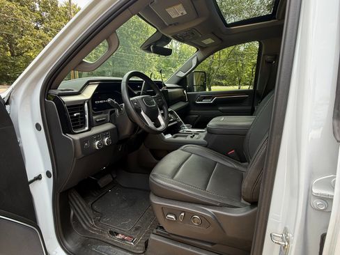 Used 2026 GMC Sierra 2500 Denali w/ Denali Reserve Package AWD/4WD image 4