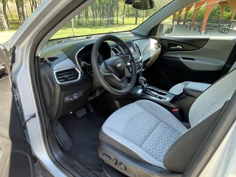 Used 2022 Chevrolet Equinox LS image 18