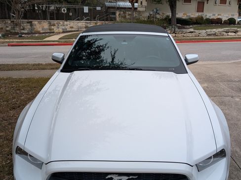 Used 2014 Ford Mustang Premium image 6