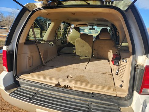 Used 2005 Ford Expedition Eddie Bauer image 9