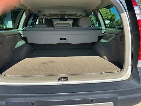Used 2007 Volvo XC70 AWD/4WD image 10