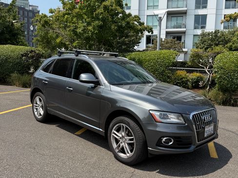 Used 2016 Audi Q5 2.0T Premium Plus w/ Technology Package AWD/4WD image 2